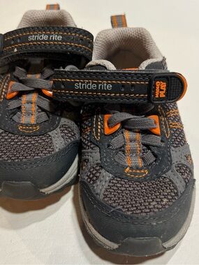 Stride Rite Gray and Orange Toddler Athletic Sneakers Owen size 5.5 wide
